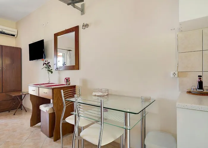 Apartment Vardia A Mikros Gialos