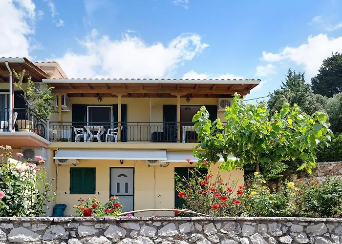 Vardia A * Mikros Gialos