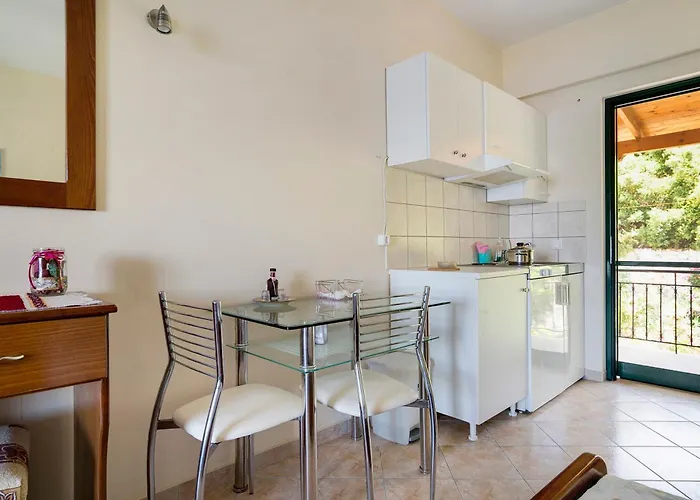 Lägenhet Vardia A Mikros Gialos